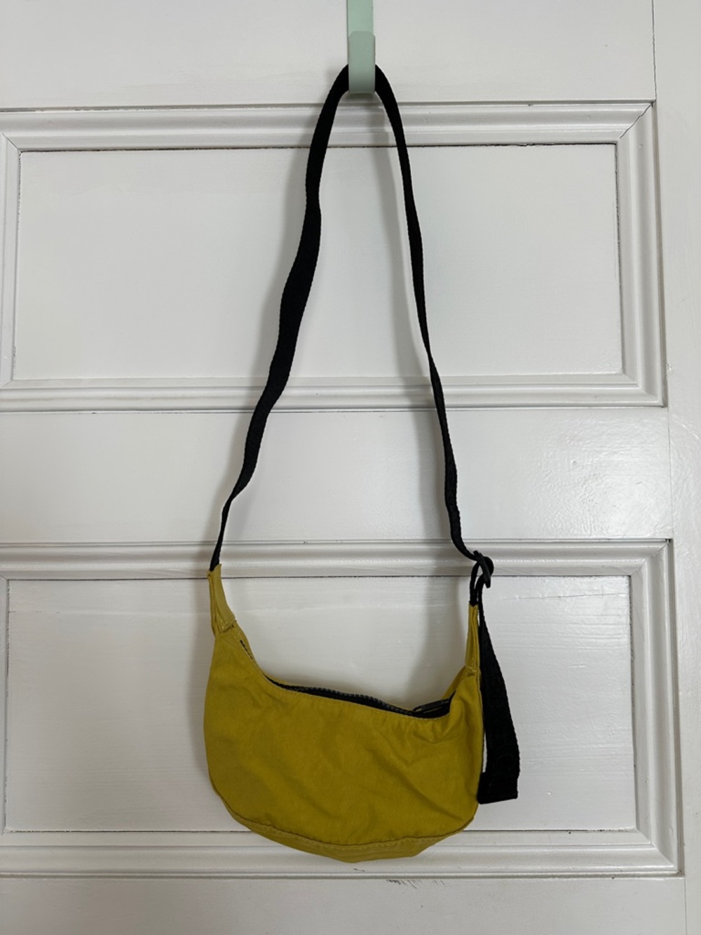 Baggu Mini Crescent in Sour, UO Exclusive